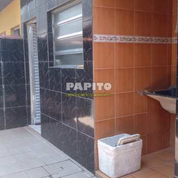 Casa em Praia Grande, bairro Nova Mirim