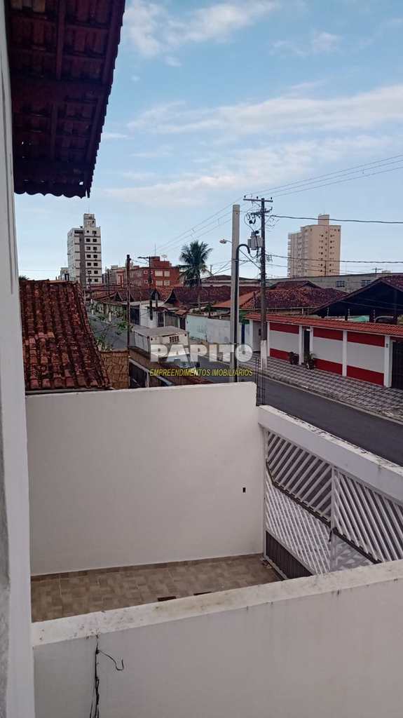 Sobrado em Praia Grande, no bairro Maracanã