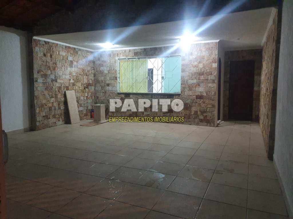 Casa em Praia Grande, no bairro Ocian