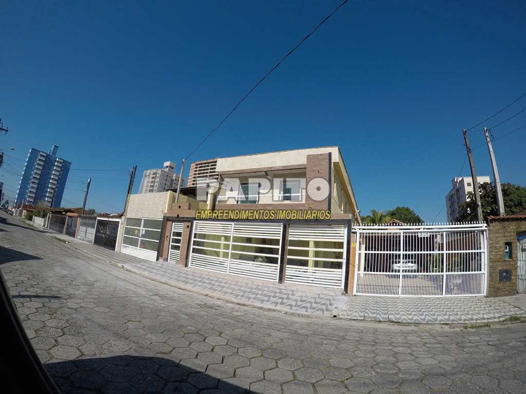 Sobrado de Condomínio em Praia Grande, no bairro Maracanã