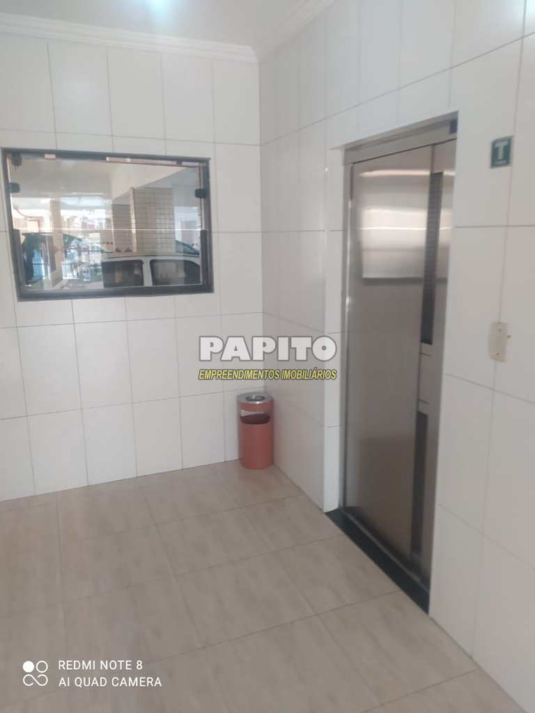Apartamento em Praia Grande, no bairro Boqueirão
