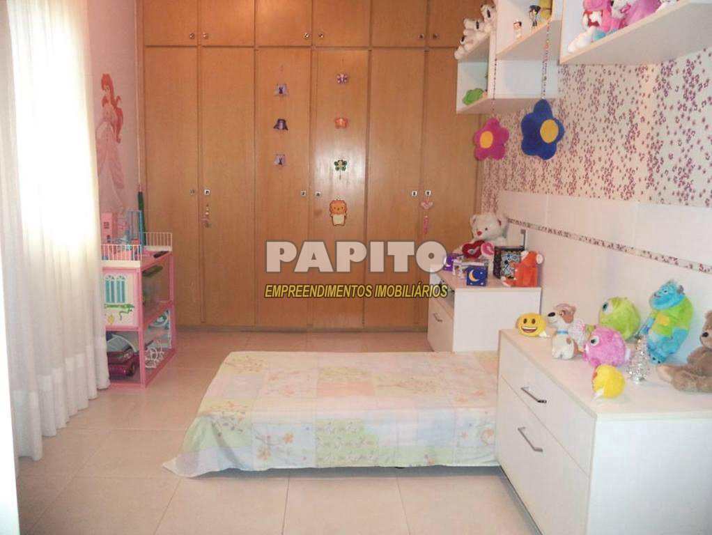 Casa em Praia Grande, no bairro Guilhermina