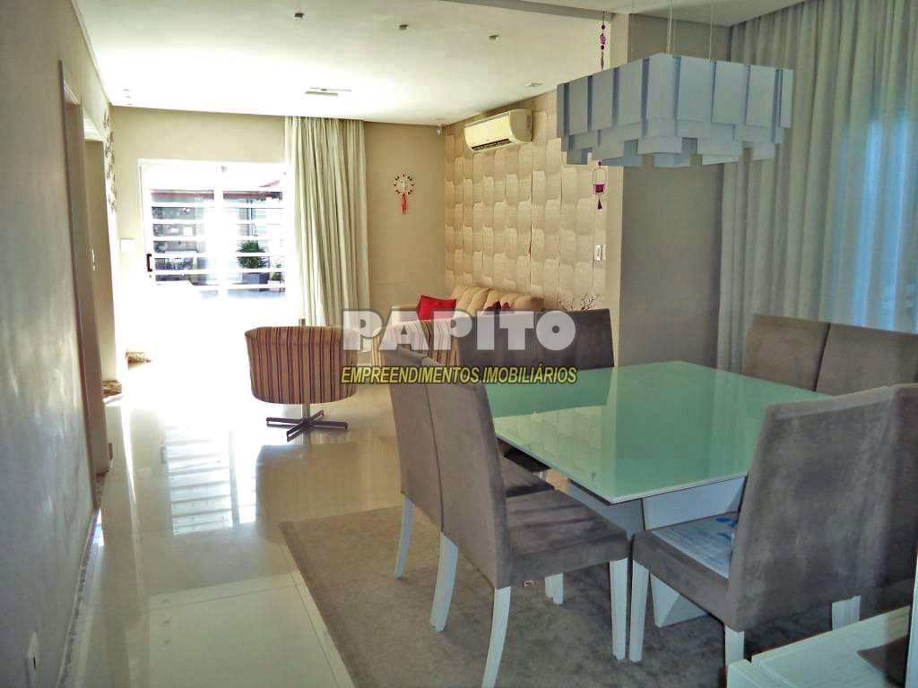 Casa em Praia Grande, no bairro Guilhermina