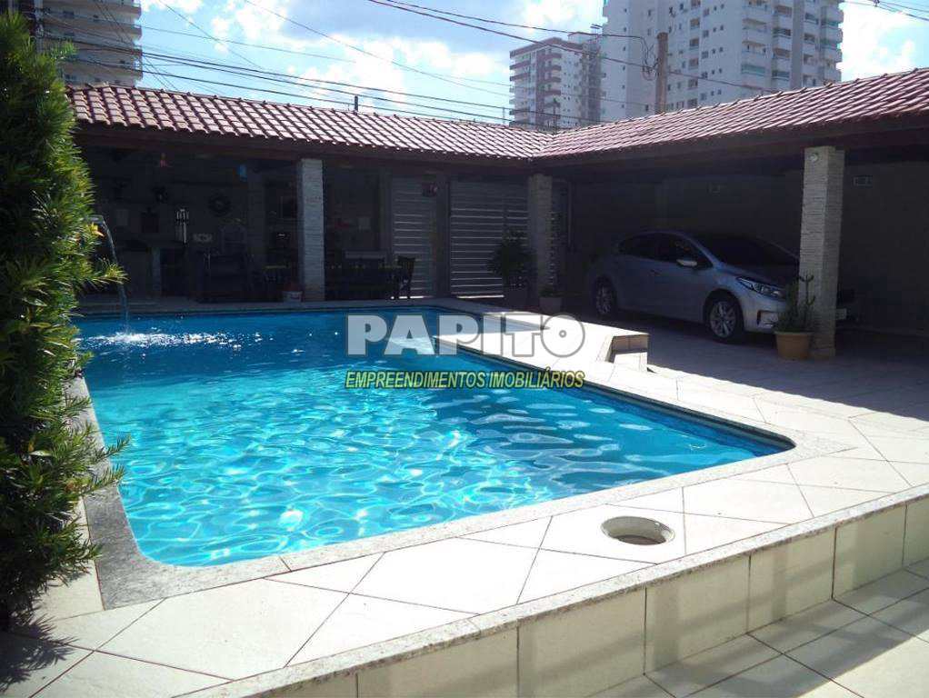 Casa em Praia Grande, no bairro Guilhermina