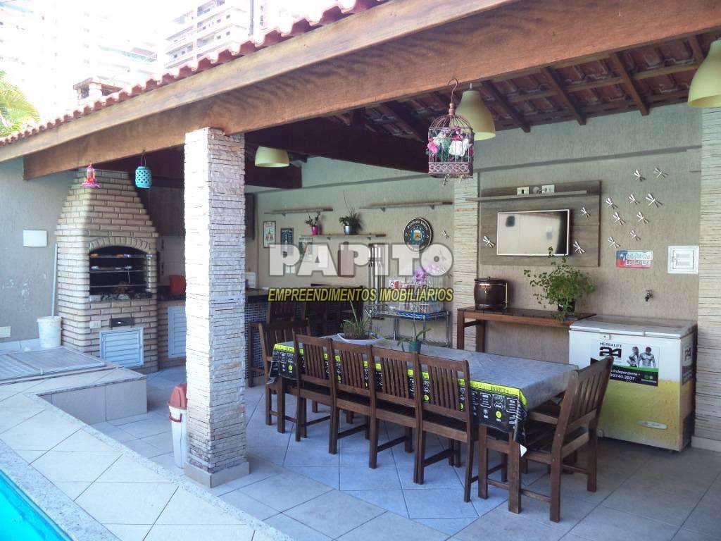 Casa em Praia Grande, no bairro Guilhermina