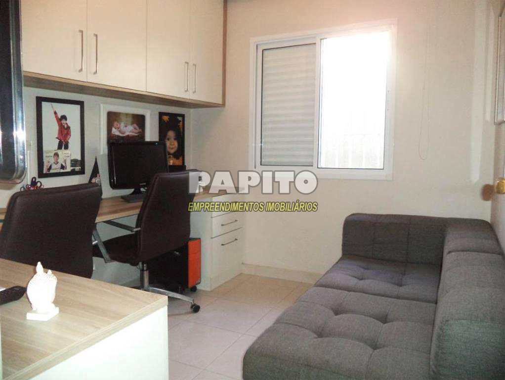 Casa em Praia Grande, no bairro Guilhermina