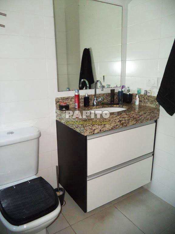 Casa em Praia Grande, no bairro Guilhermina