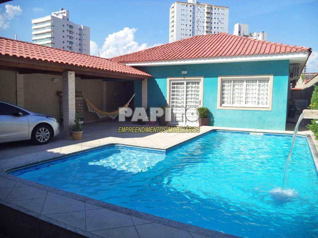Casa em Praia Grande, no bairro Guilhermina