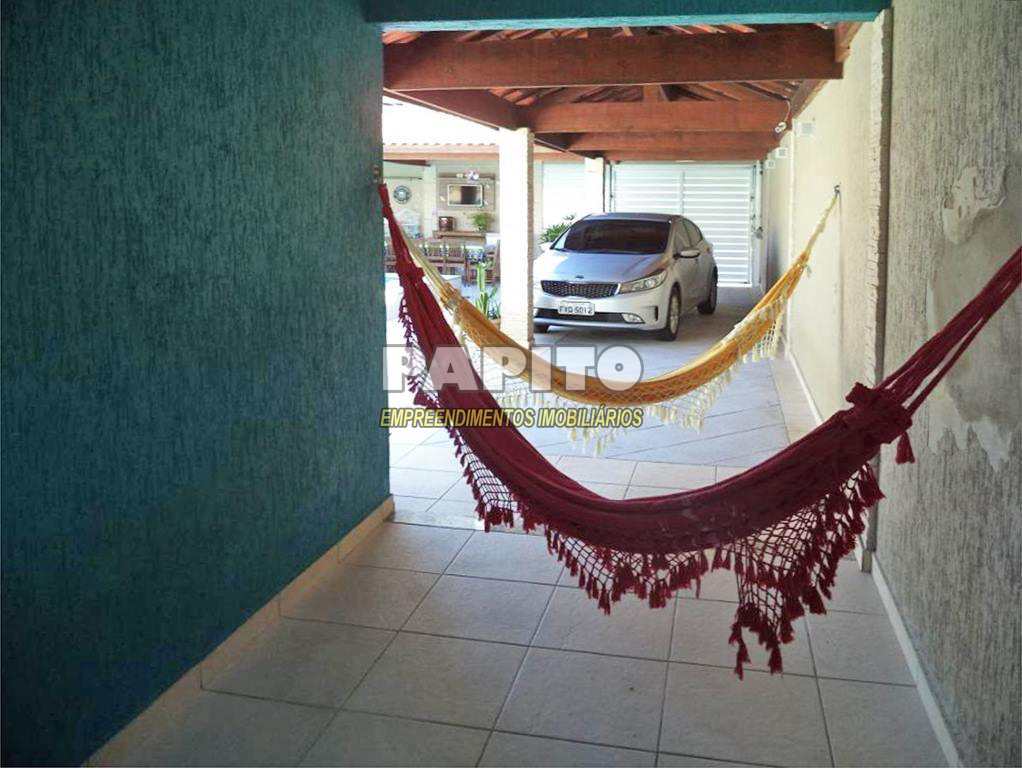 Casa em Praia Grande, no bairro Guilhermina