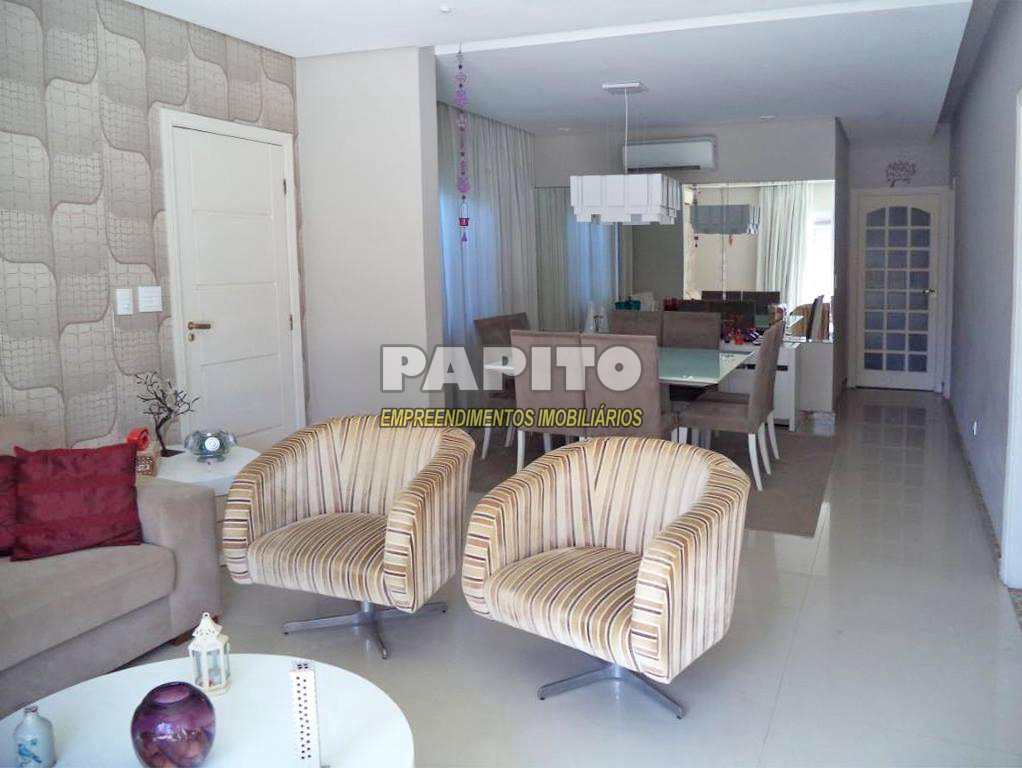 Casa em Praia Grande, no bairro Guilhermina