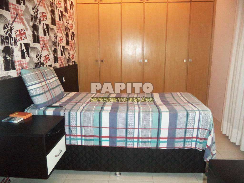 Casa em Praia Grande, no bairro Guilhermina
