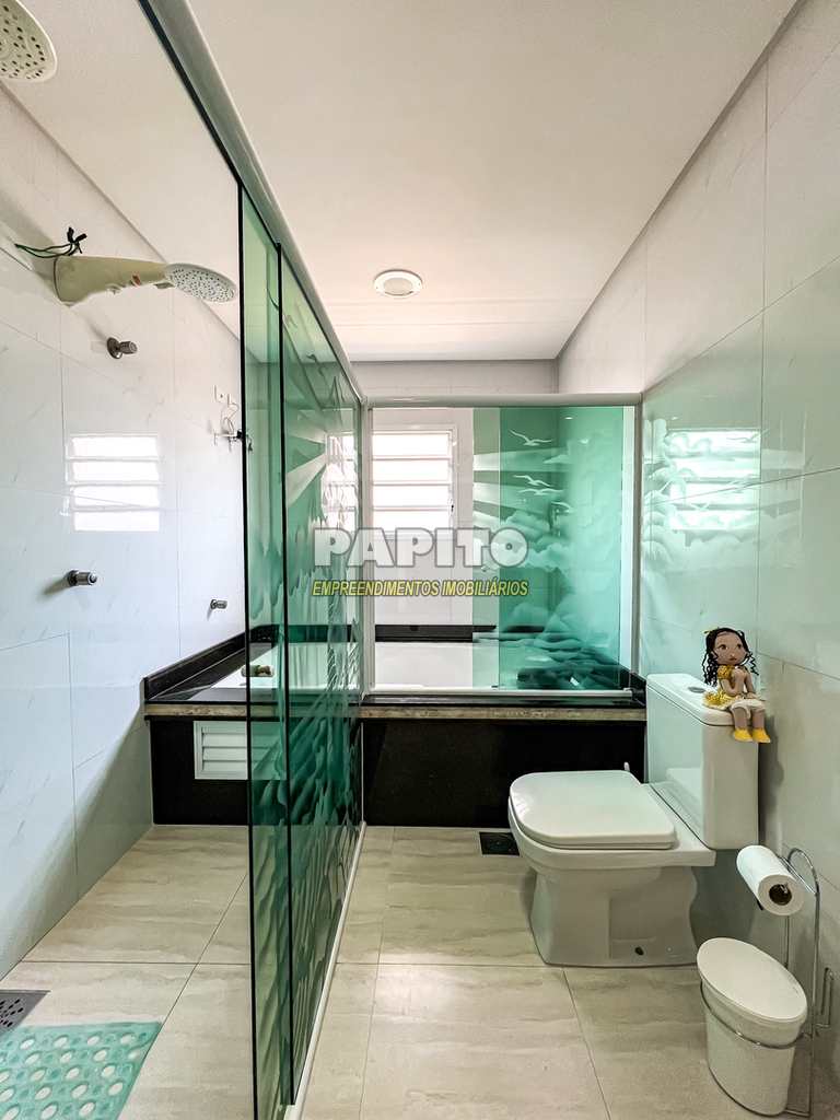 Casa em Praia Grande, no bairro Caiçara