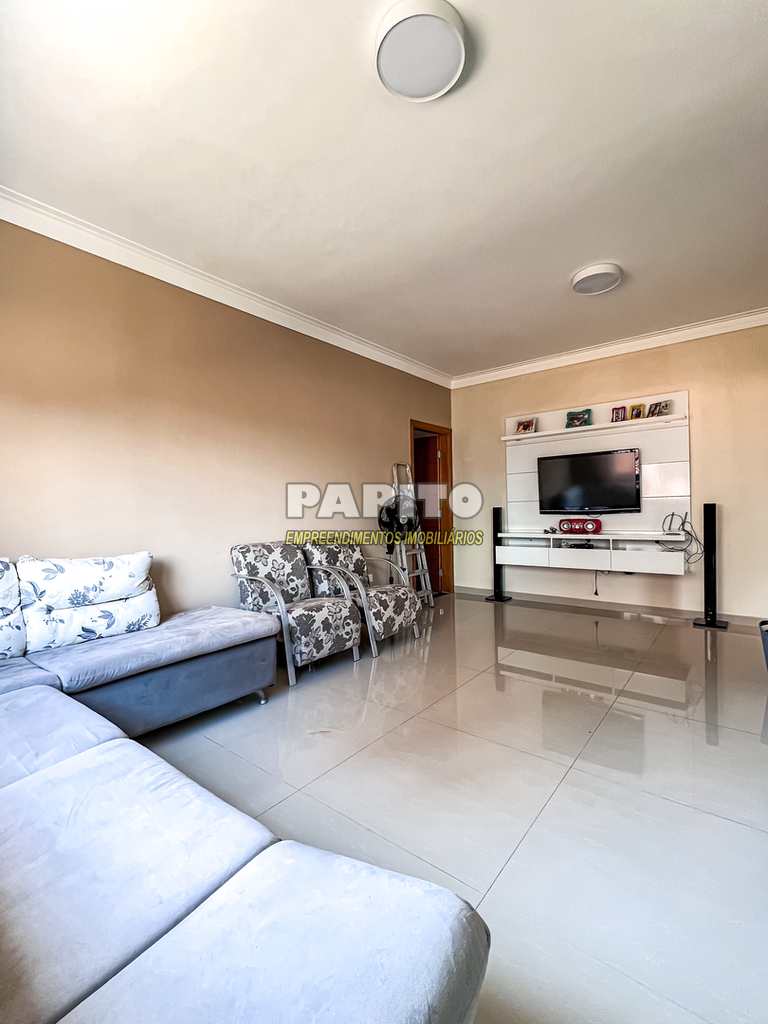 Casa em Praia Grande, no bairro Caiçara