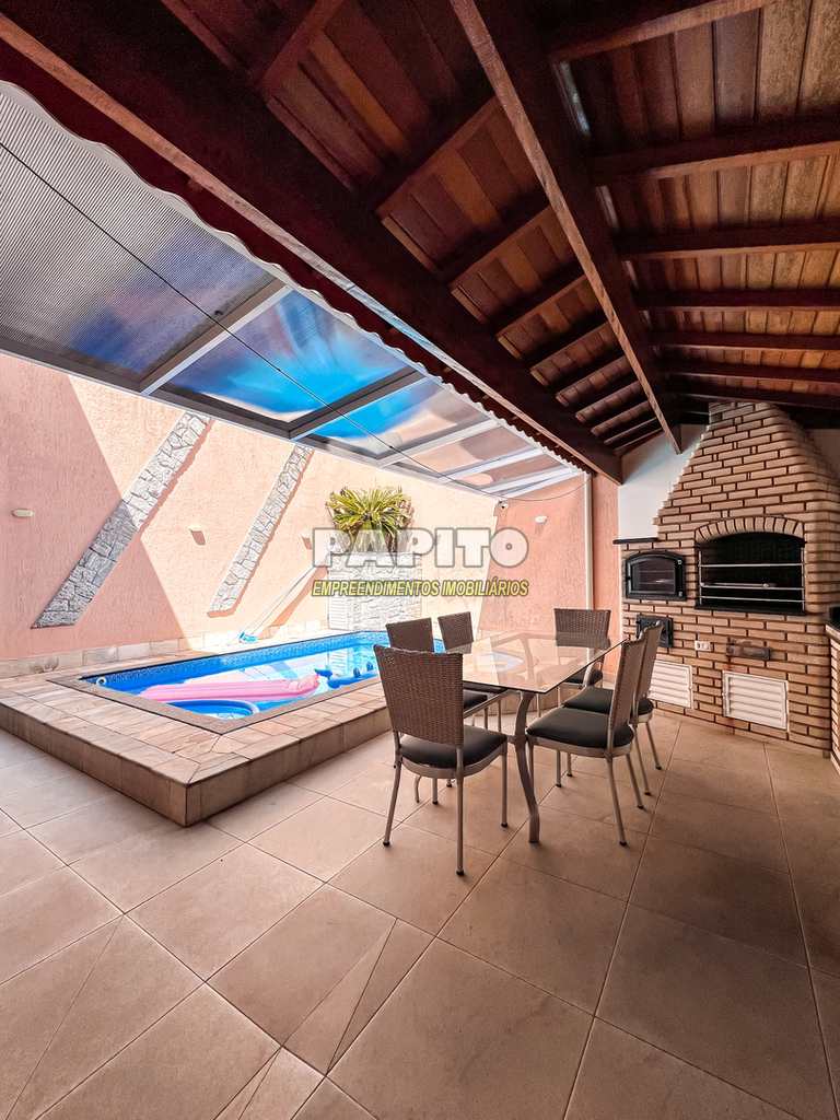 Casa em Praia Grande, no bairro Caiçara