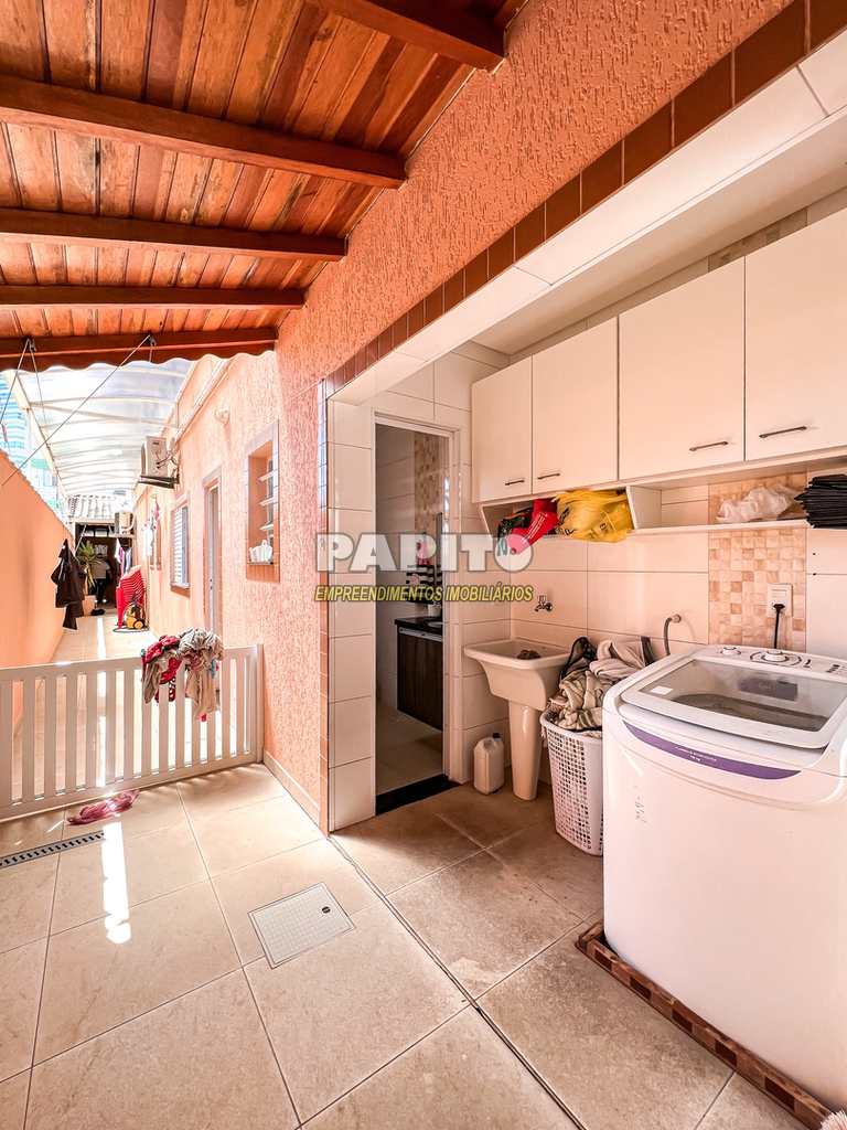 Casa em Praia Grande, no bairro Caiçara