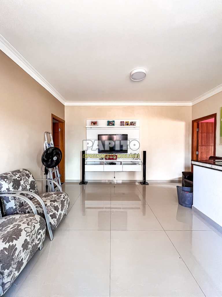 Casa em Praia Grande, no bairro Caiçara