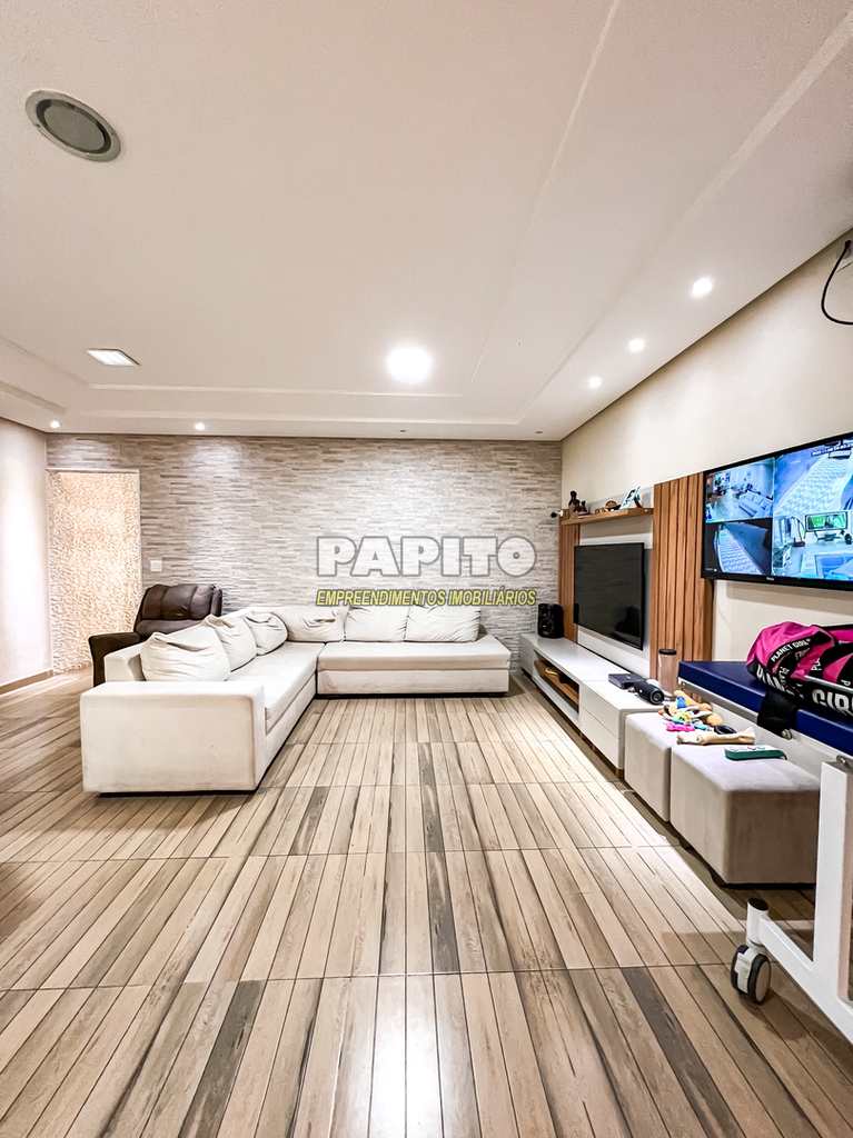 Casa em Praia Grande, no bairro Caiçara