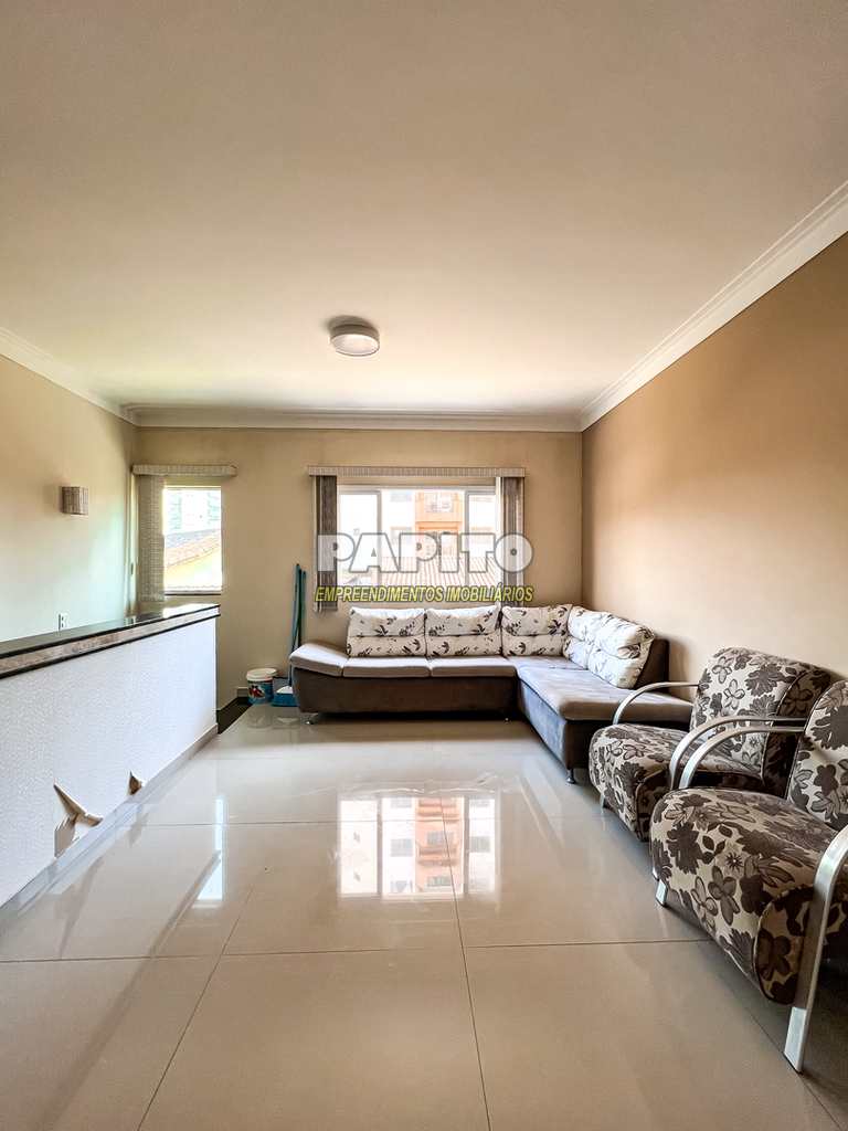 Casa em Praia Grande, no bairro Caiçara