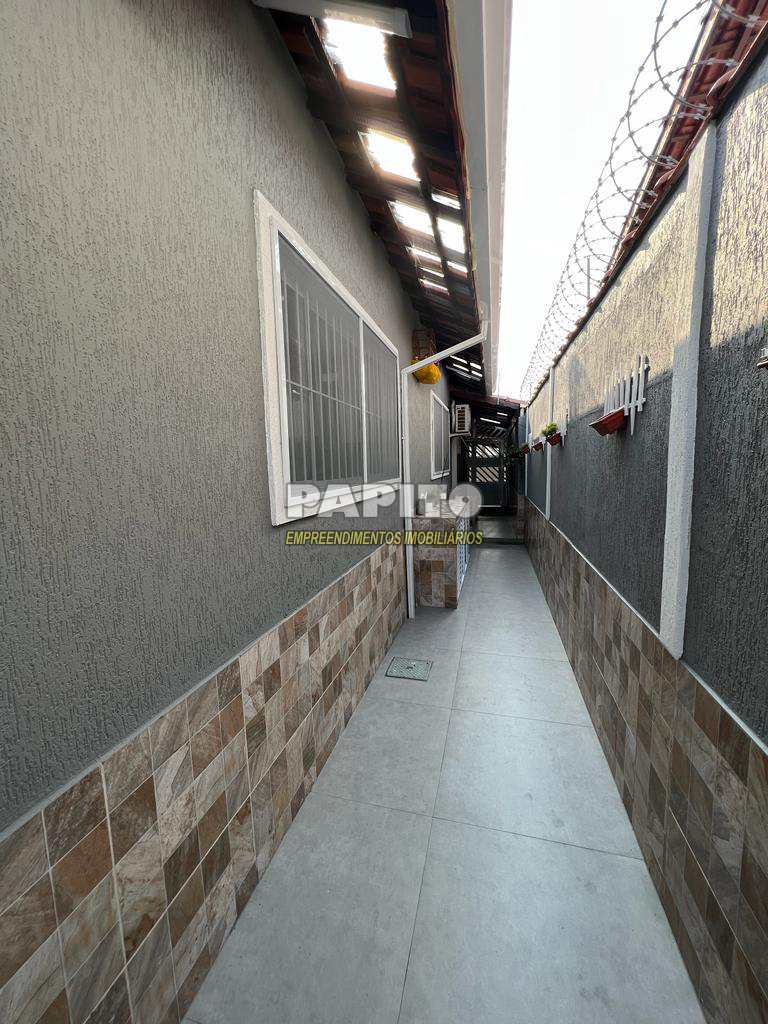 Casa em Praia Grande, no bairro Guilhermina