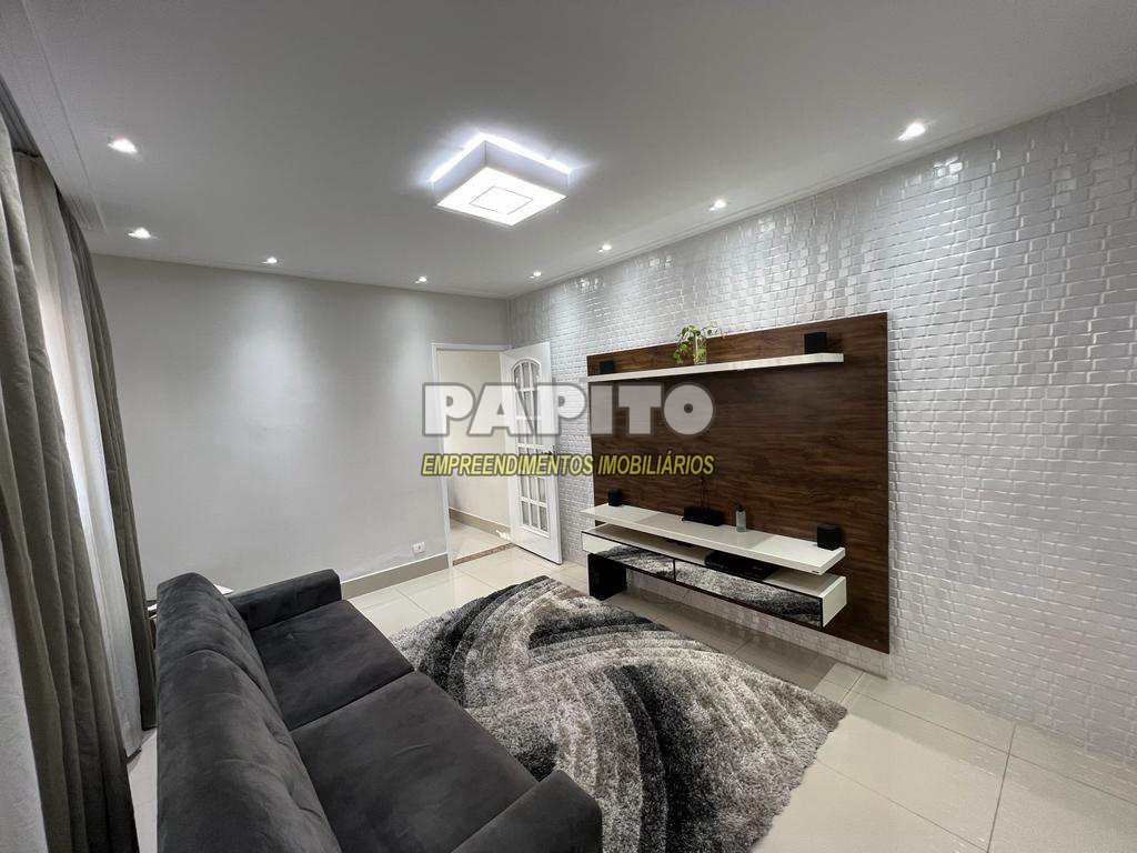 Casa em Praia Grande, no bairro Guilhermina