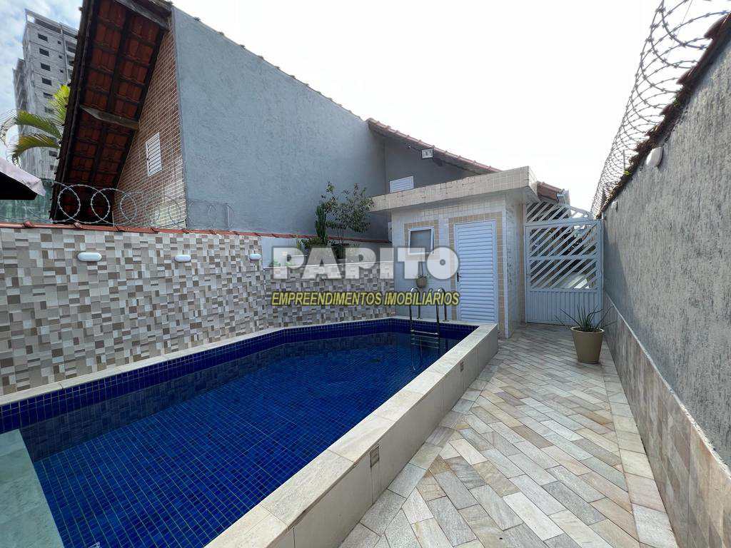 Casa em Praia Grande, no bairro Guilhermina
