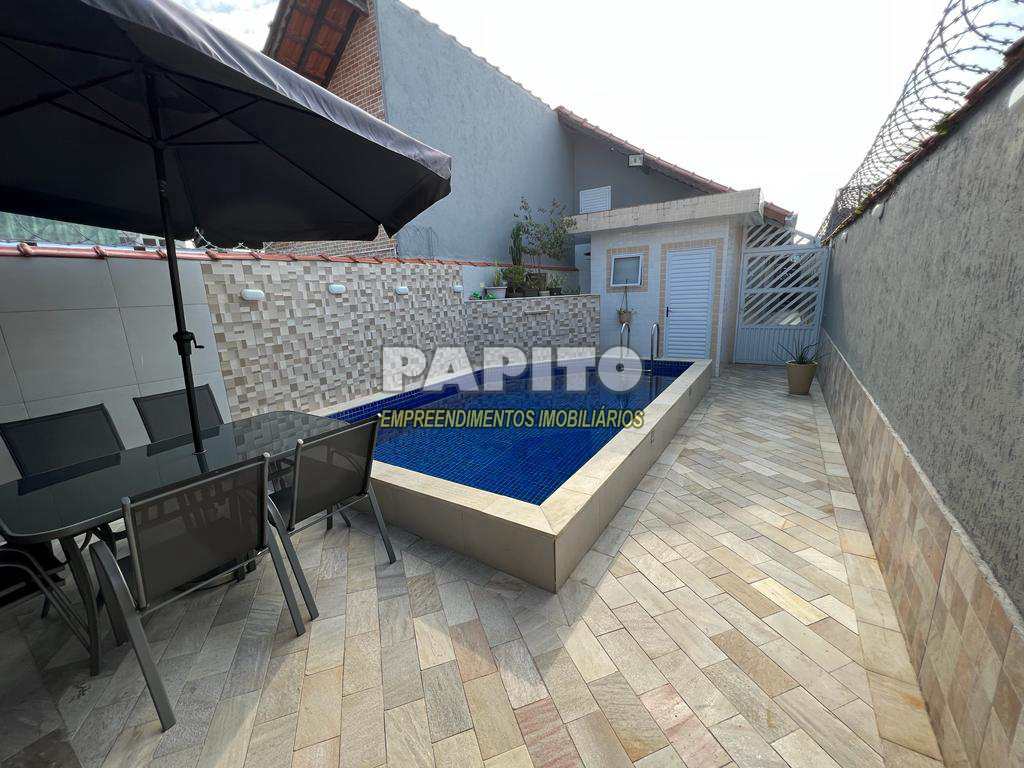 Casa em Praia Grande, no bairro Guilhermina