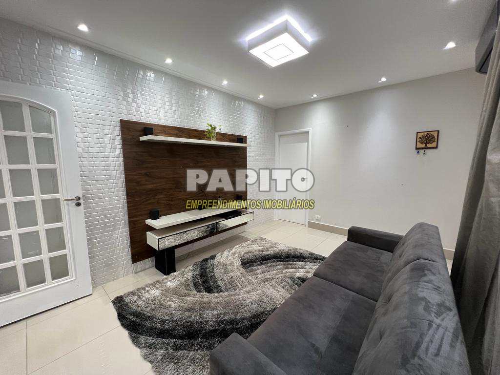 Casa em Praia Grande, no bairro Guilhermina