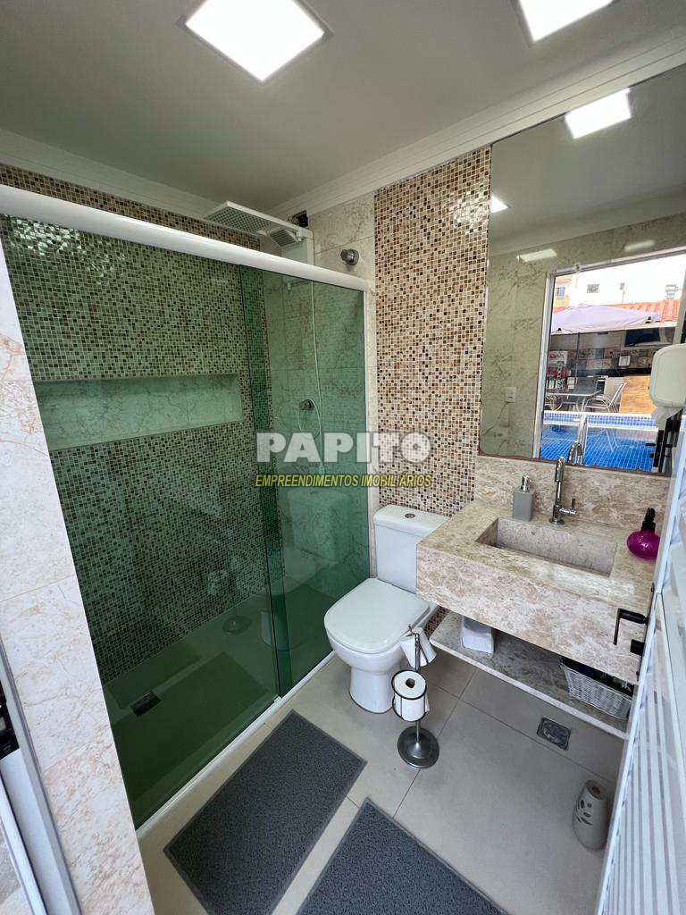Casa em Praia Grande, no bairro Guilhermina