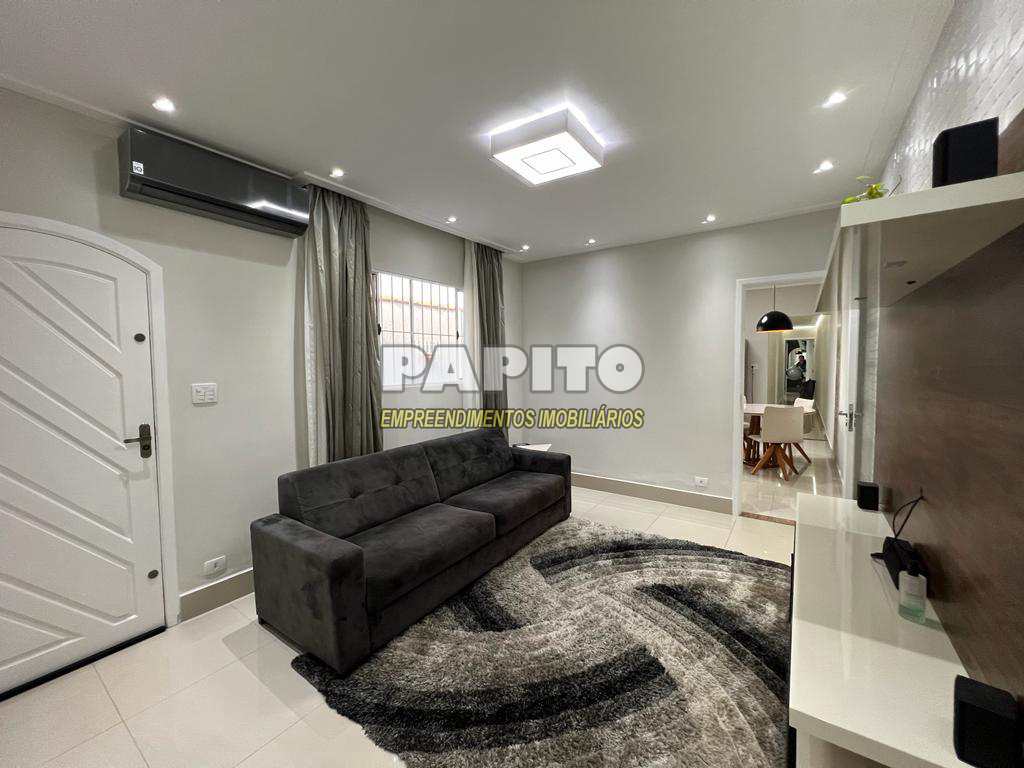 Casa em Praia Grande, no bairro Guilhermina