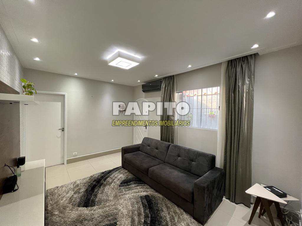 Casa em Praia Grande, no bairro Guilhermina