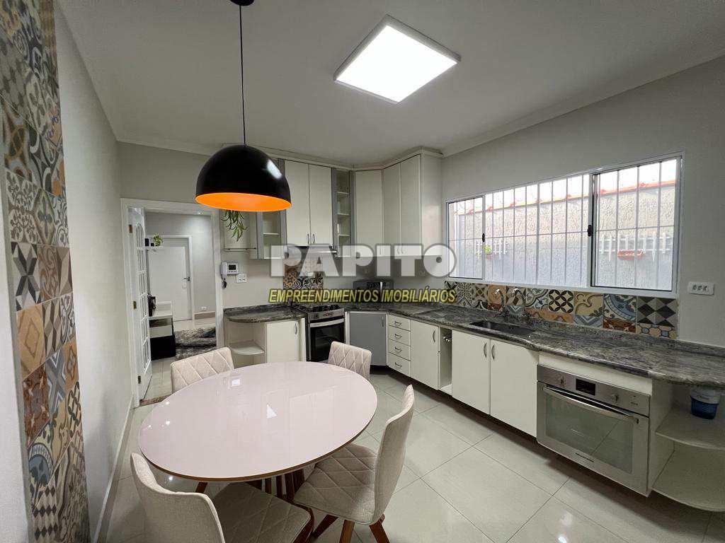 Casa em Praia Grande, no bairro Guilhermina