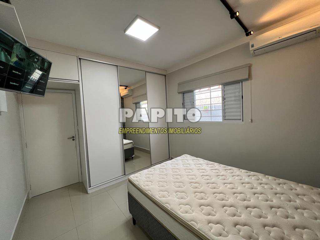 Casa em Praia Grande, no bairro Guilhermina