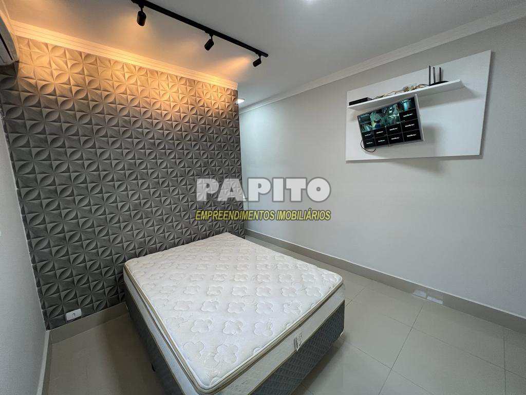 Casa em Praia Grande, no bairro Guilhermina