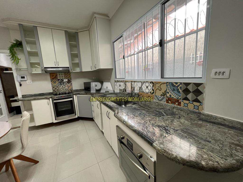 Casa em Praia Grande, no bairro Guilhermina