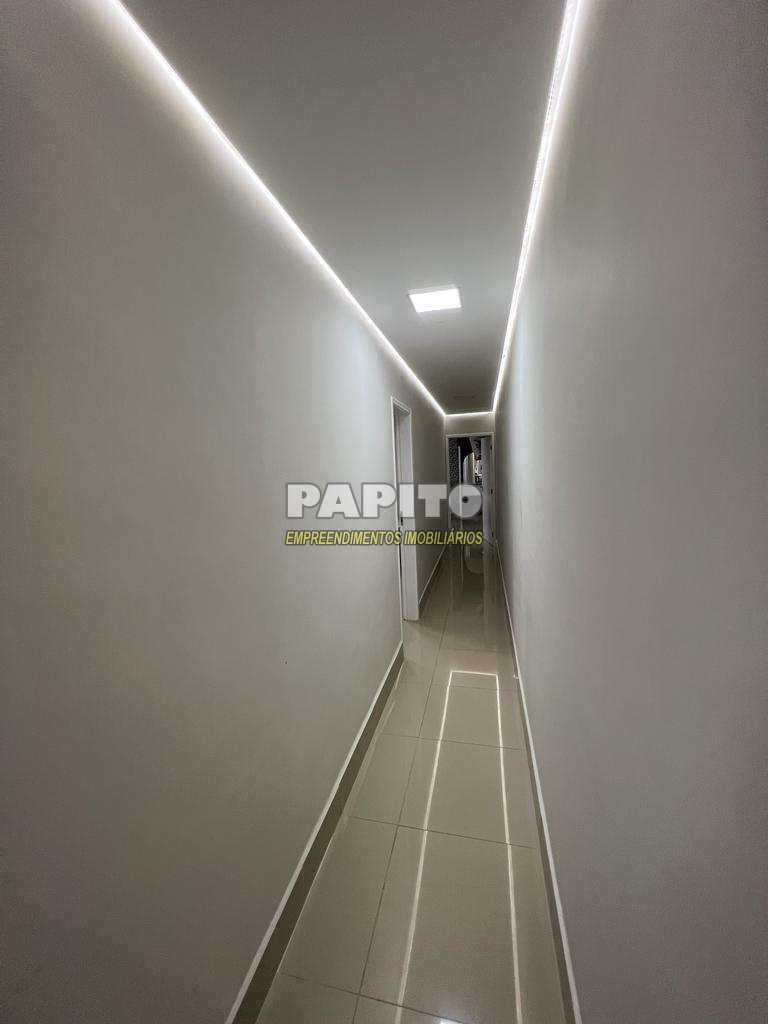 Casa em Praia Grande, no bairro Guilhermina