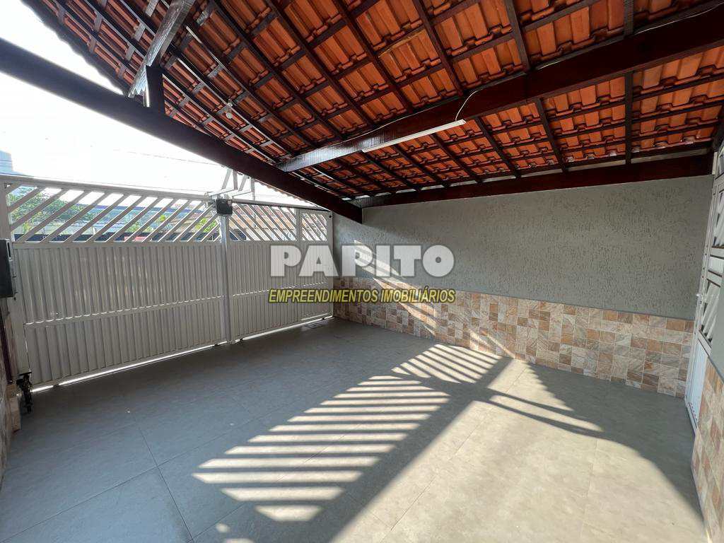 Casa em Praia Grande, no bairro Guilhermina