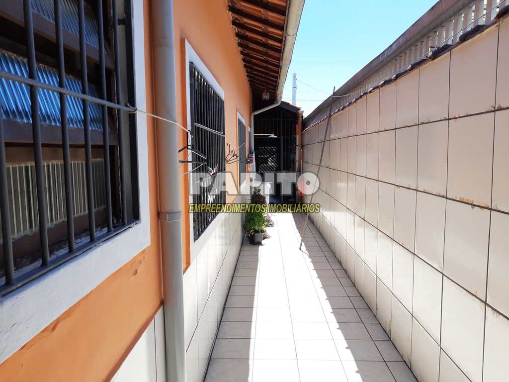 Casa em Praia Grande, no bairro Real