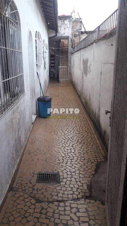 Casa em Praia Grande, no bairro Maracanã