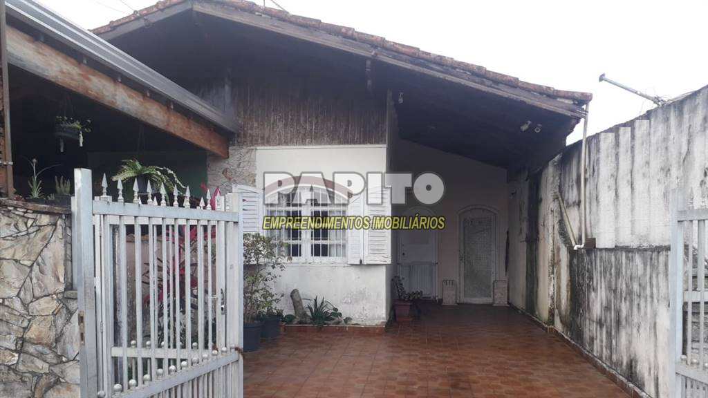 Casa em Praia Grande, no bairro Maracanã