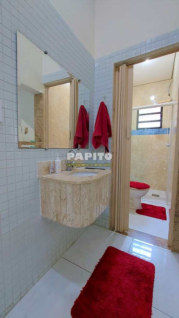 Casa em Praia Grande, no bairro Nova Mirim