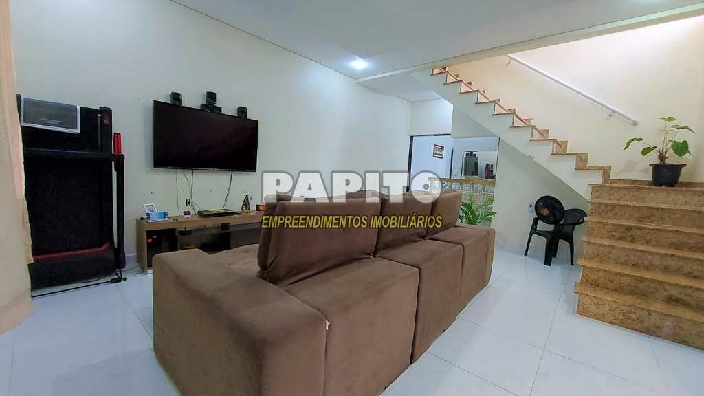 Casa em Praia Grande, no bairro Nova Mirim