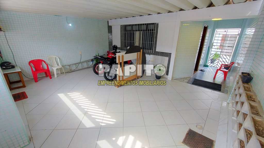 Casa em Praia Grande, no bairro Nova Mirim