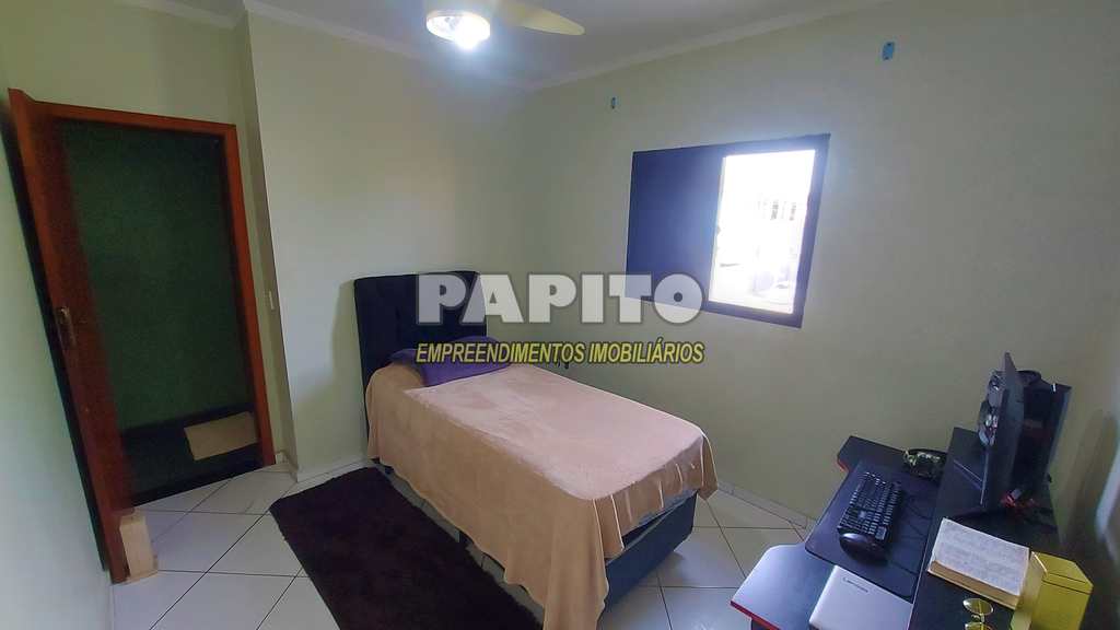 Casa em Praia Grande, no bairro Nova Mirim