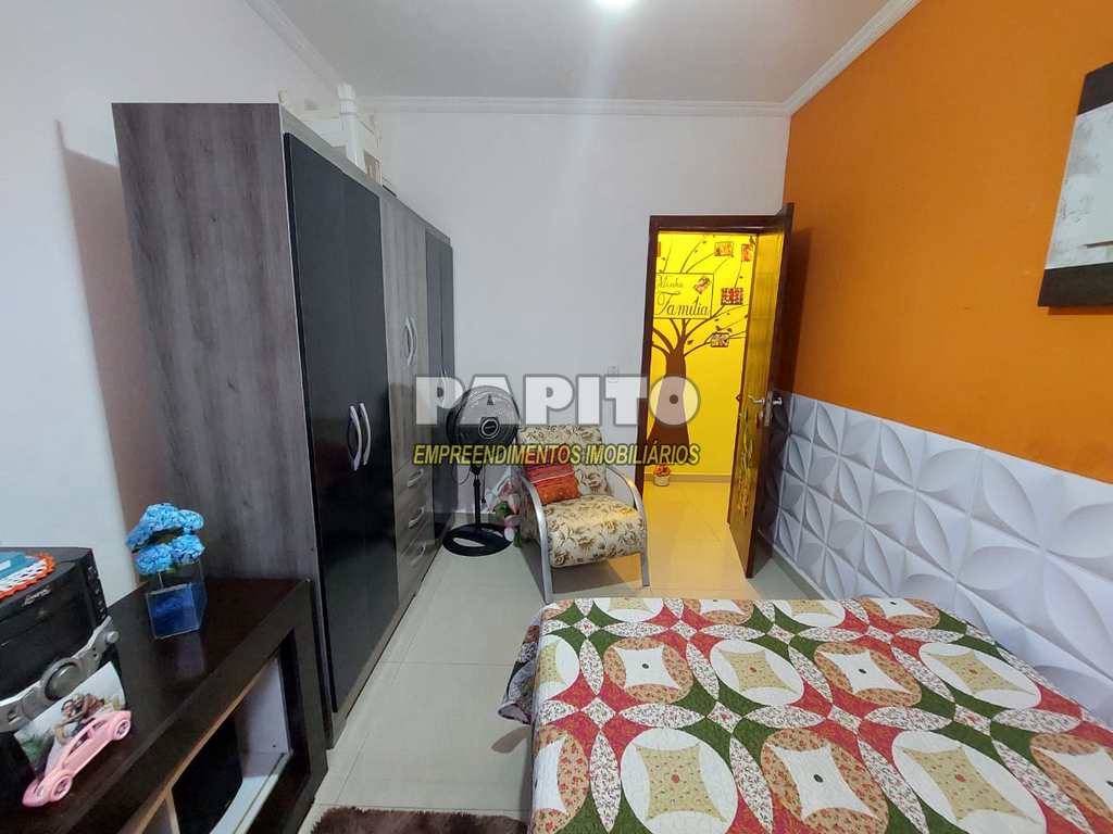 Casa em Praia Grande, no bairro Caiçara