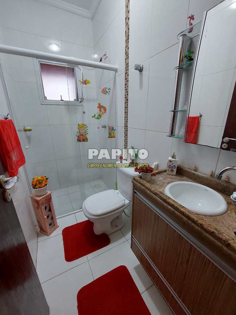 Casa em Praia Grande, no bairro Caiçara