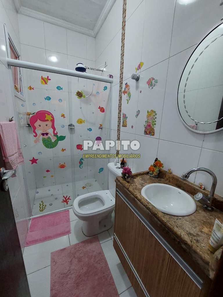 Casa em Praia Grande, no bairro Caiçara