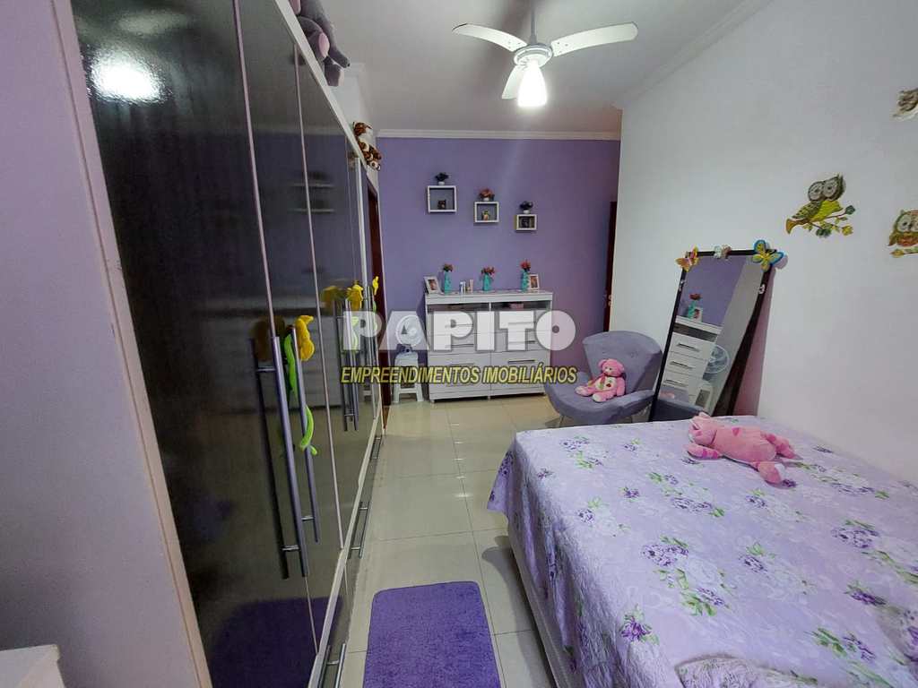Casa em Praia Grande, no bairro Caiçara