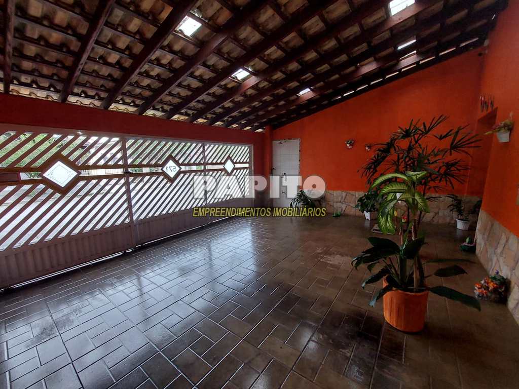 Casa em Praia Grande, no bairro Caiçara