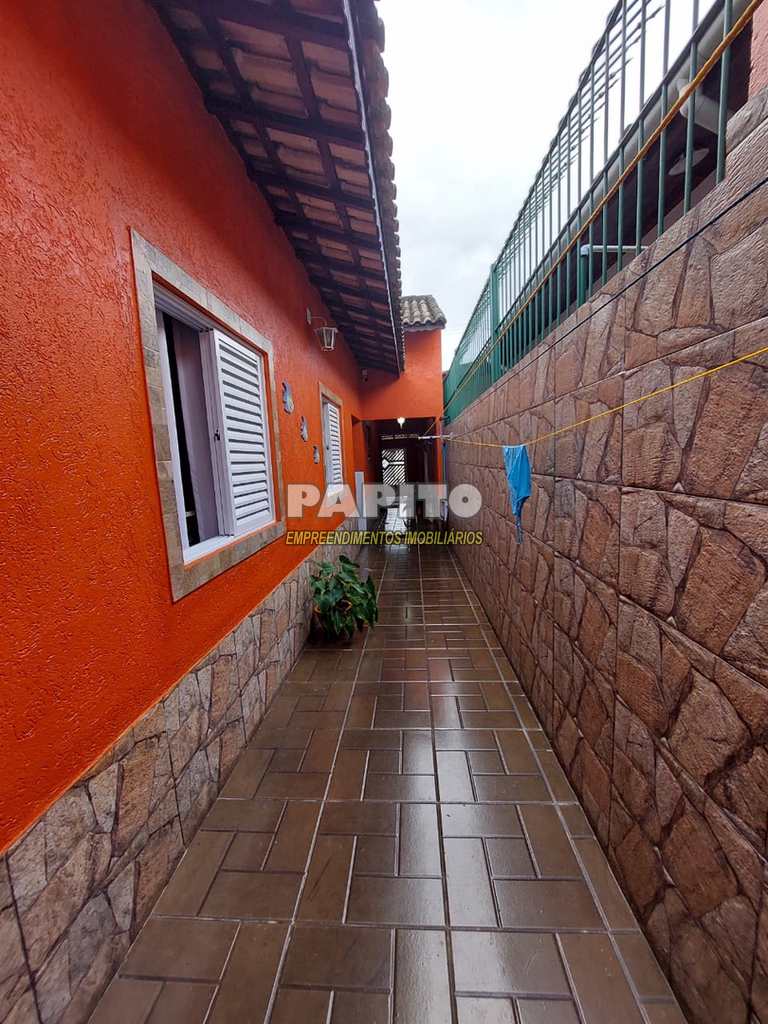 Casa em Praia Grande, no bairro Caiçara