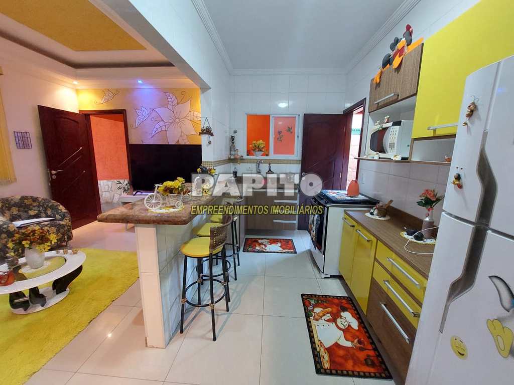 Casa em Praia Grande, no bairro Caiçara